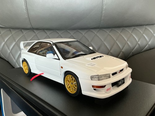 Autoart subaru impreza - 1/18,