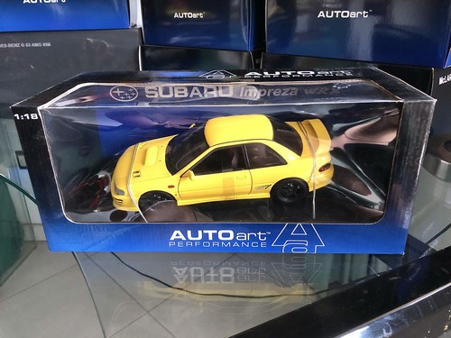 Autoart subaru impreza - 1/18,